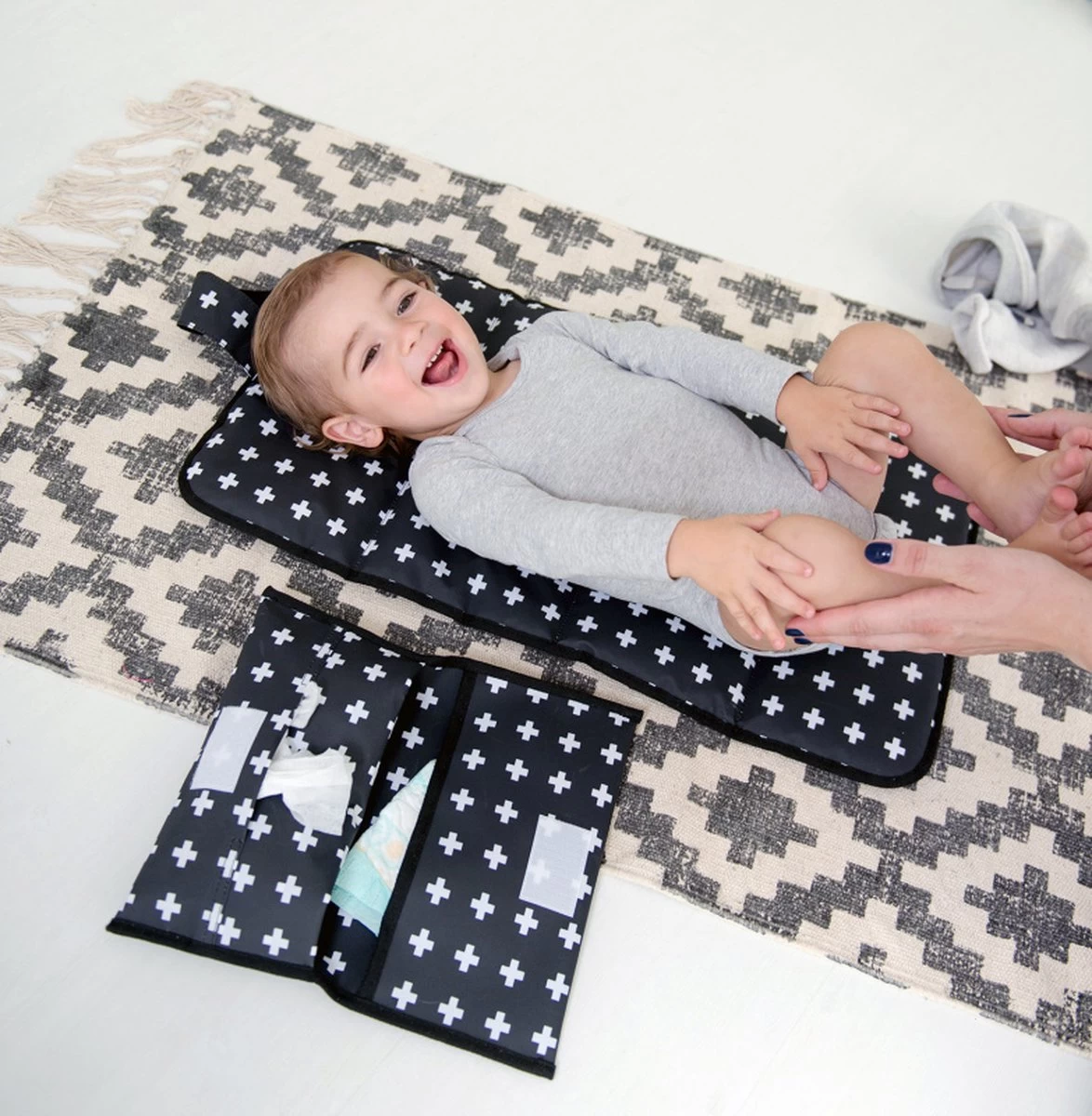 KipKep Napper Verschoonmatje - Machinewasbaar - Crossy Black - Afbeelding 3