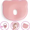 Baby IQ Orthopedisch Baby Hoofdkussen – Traagschuim – Tegen Plat Achterhoofd – Kraamcadeau –Roze – Incl Bandana Slabber