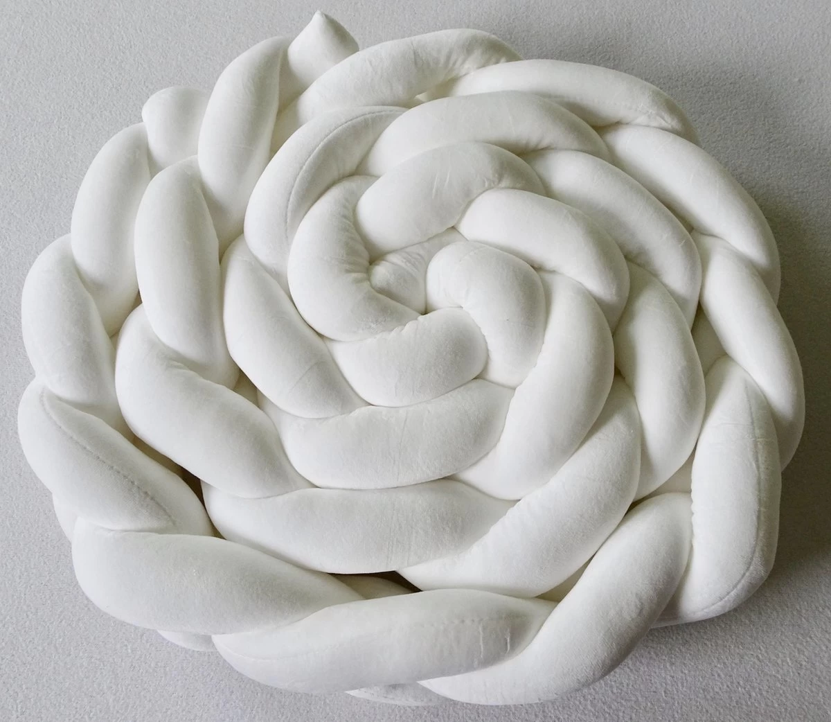 Baby Bed Bumper Gevlochten, Boxomrander, Hoofdbeschermer, Bedbumper,boxrand (2 Meter) Van Baby-slofje.nl Wit - Afbeelding 2