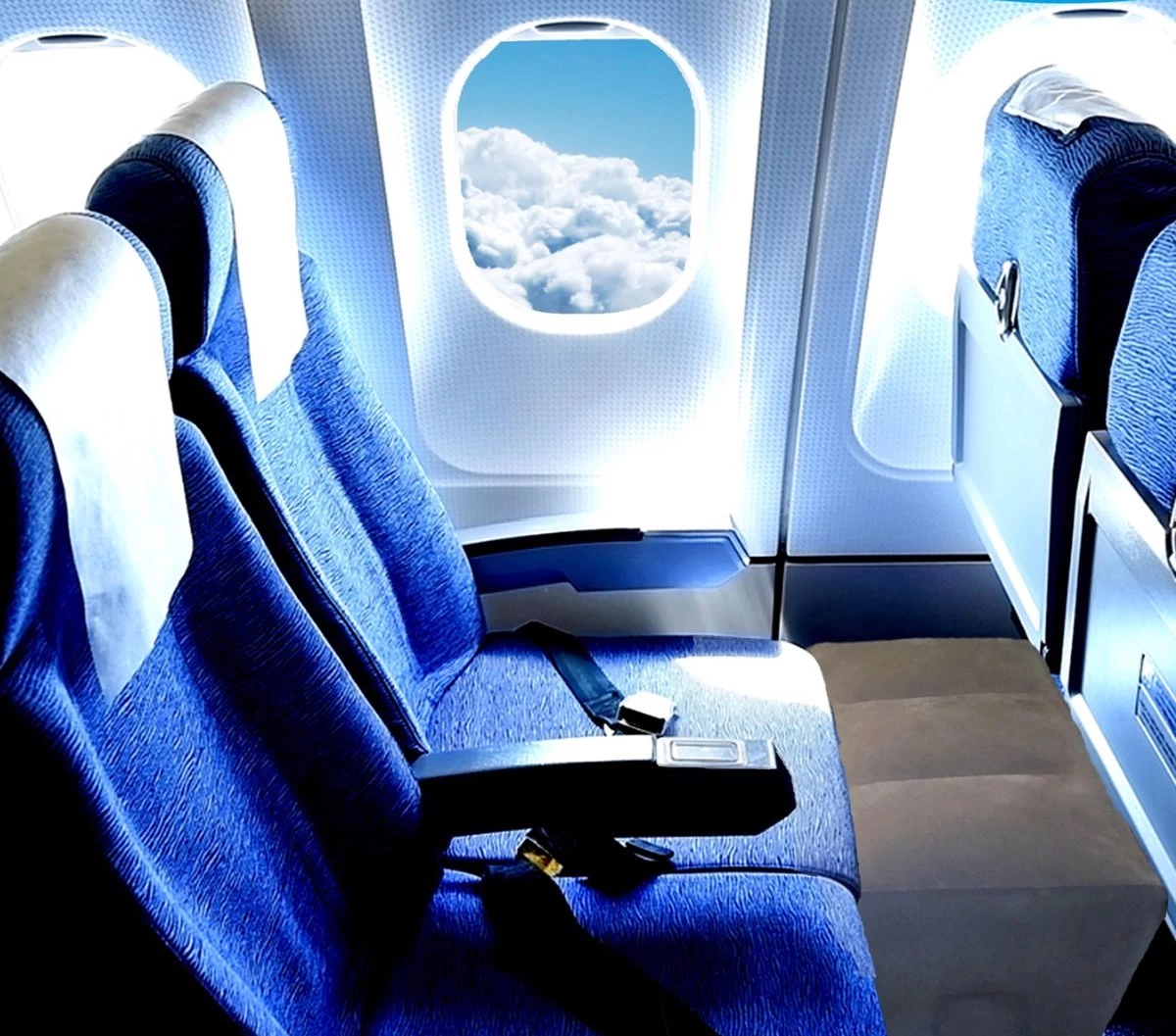 Vliegtuigbedje - Reiskussen - Voetensteun - Multifunctioneel Opblaasbaar Kussen Voor In Het Vliegtuig - Auto - Trein