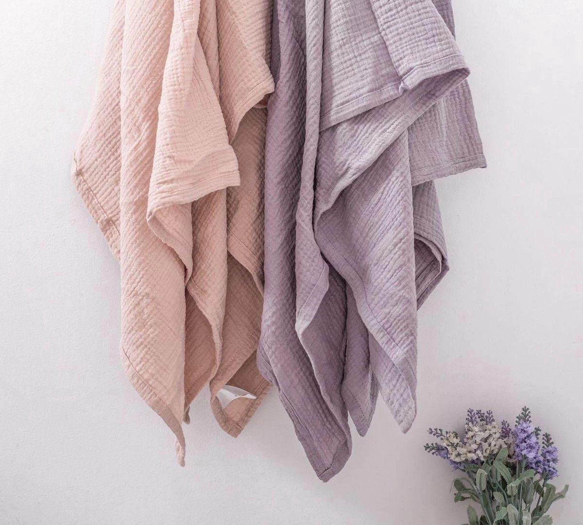 Hydrofiele Doek XL 120x120cm Lila - Luxueuze Kwaliteit - 100% Zacht Katoen - Hydrofiele Luiers - Swaddle - Inbakerdoek - Wikkeldeken- Omslagdoek Baby - Bad - Afbeelding 4