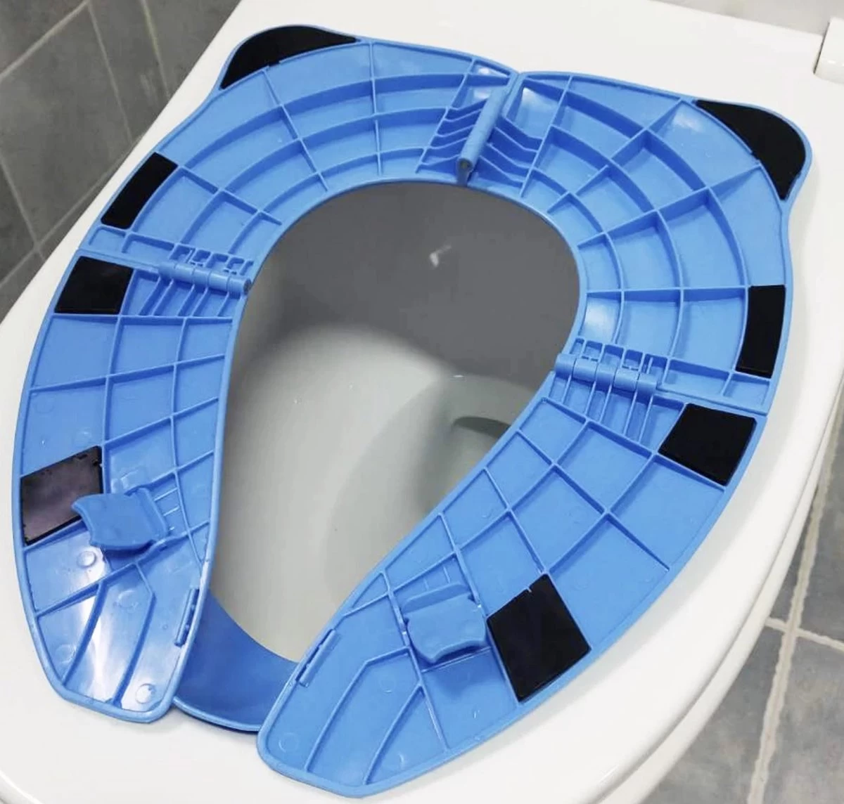 Merkloos Panda Toiletbril - Opvouwbaar In Opbergtasje - Voor Kinderen - WC Bril Verkleinen - Zindelijkheidstraining - Blauw - Afbeelding 2