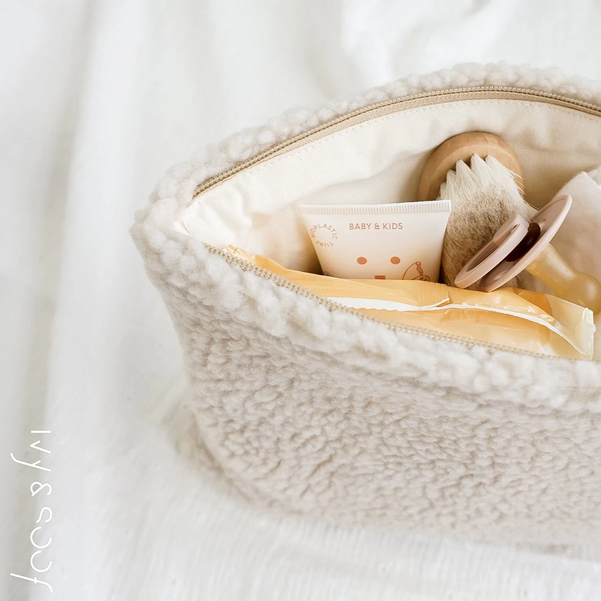 Teddy Etui | Teddy Tasje | Luier Etui | Toilettas | Beige | Ivy And Soof - Afbeelding 2