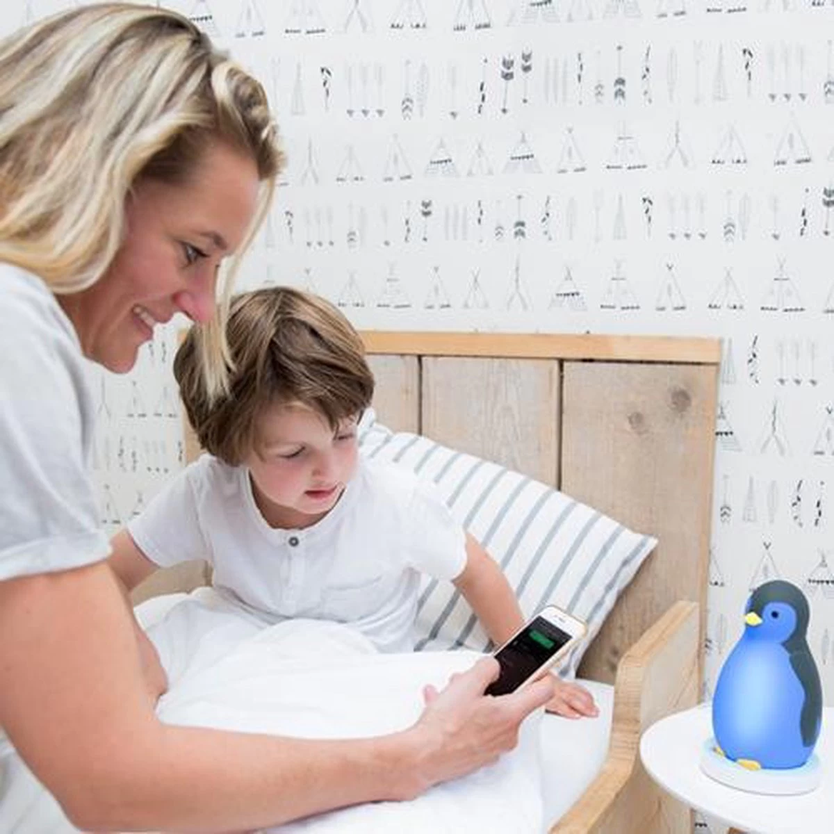 Zazu Pam Slaaptrainer - Pinguin - Met Bluetooth Speaker En Nachtlamp Functie - Roze - Afbeelding 8