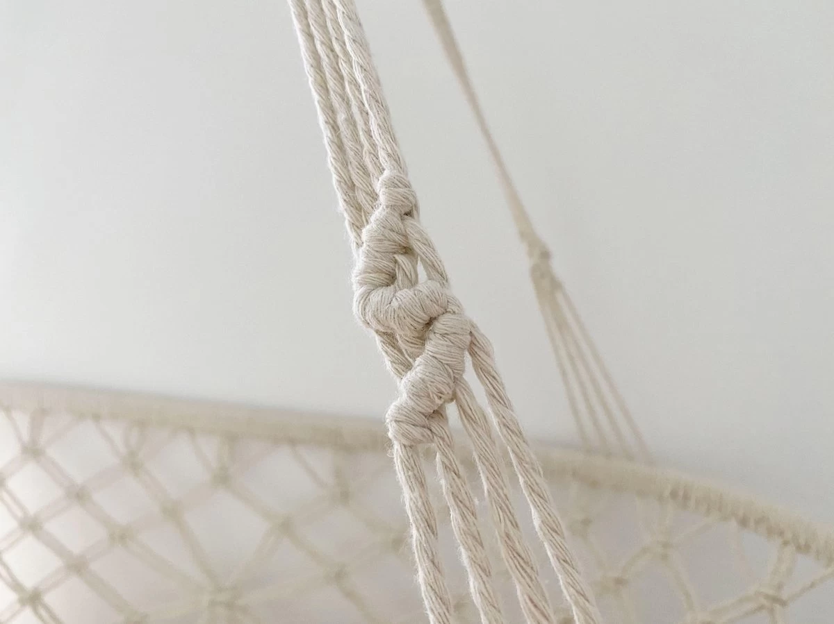Hangwieg - Macramé Baby Wieg - Gehaakte Baby Kribbe - Bassinet - Inclusief Bevestigingsmaterialen - Afbeelding 9