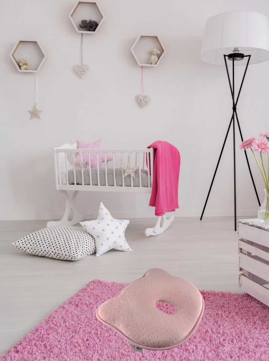 Baby IQ Orthopedisch Baby Hoofdkussen – Traagschuim – Tegen Plat Achterhoofd – Kraamcadeau –Roze – Incl Bandana Slabber - Afbeelding 8