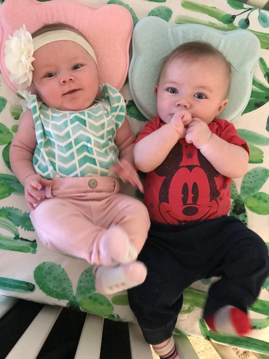 Baby IQ Orthopedisch Baby Hoofdkussen – Traagschuim – Tegen Plat Achterhoofd – Kraamcadeau –Roze – Incl Bandana Slabber - Afbeelding 6