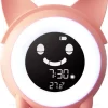 Kippa Slaaptrainer Voor Kinderen – Slaapwekker Met Nachtlampfunctie – Gezicht Animatie – Snooze En Timer - Voor Een Verbeterde Nachtrust - Nieuwste Model – Roze